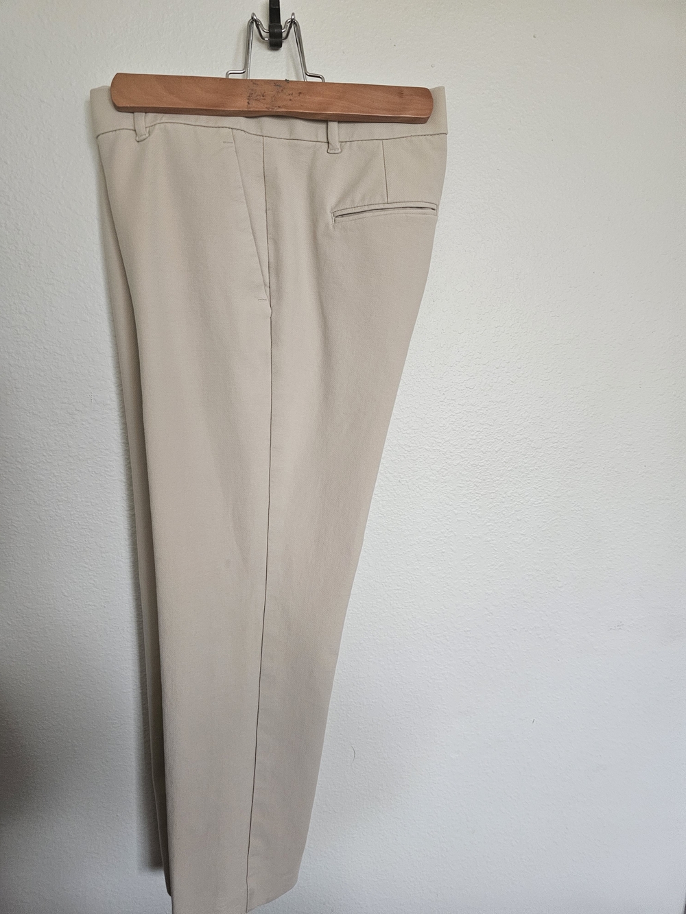 Ann Taylor Petite 4P Beige Straight Leg Dress Pants Trousers.